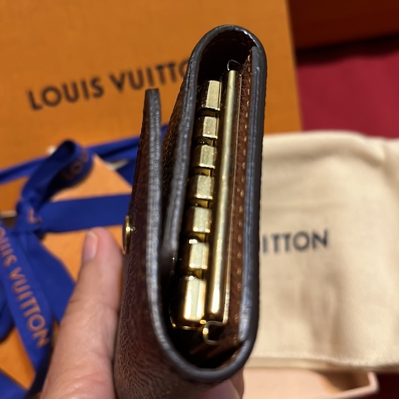 $4️⃣5️⃣0️⃣Authentic Louis Vuitton 6 keys holder - Picture 4 of 6